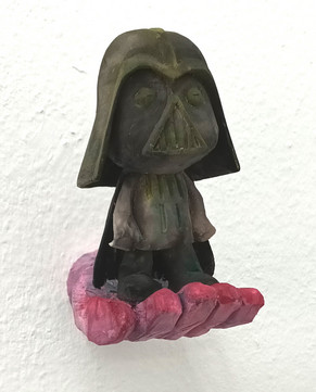 handDarthVader, 2024, Holz bemalt, 10 x 24 x 10 cm