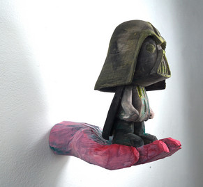 handDarthVader, 2024, Holz bemalt, 20 x 25 x 10 cm