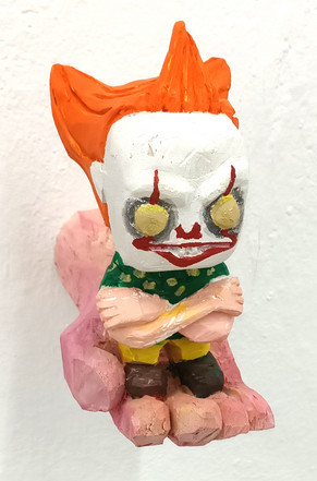 handPennywise, 2024, Holz bemalt, 19 x 24 x 10 cm
