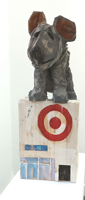 target 4, 2023, Holz bemalt, 60 x 25 x 25 cm